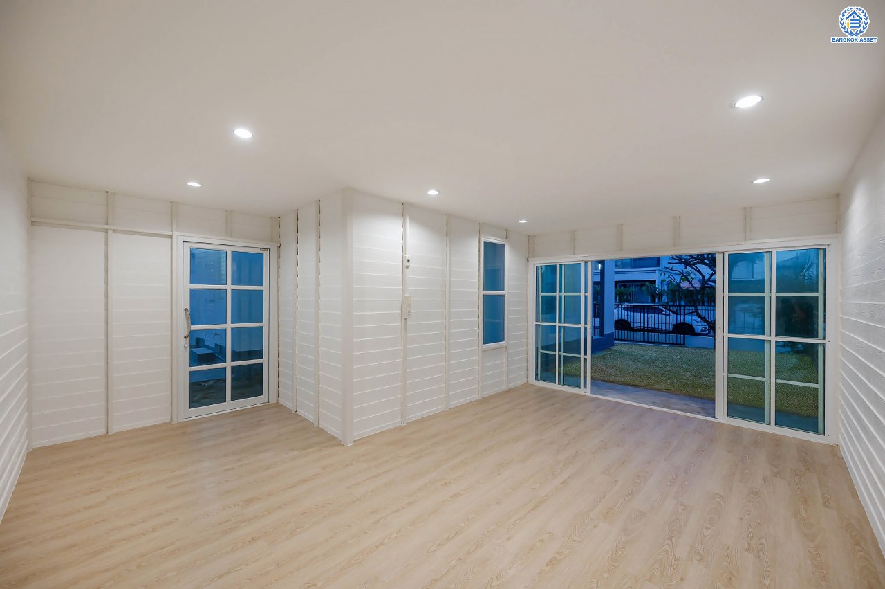 บ้านมือสองตกแต่งใหม่ สังคมคุณภาพแบรนด์ LH โครงการ อินนิซิโอ2 ปิ่นเกล้า-วงแหวน เนื้อที่ 50.3 ตร.ว. ฟังก์ชัน 3 ห้องนอน 2 ห้องน้ำ 1 ห้องอเนกประสงค์ จอดรถได้ 2 คัน บนทำเลศักยภาพ เดินทางสะดวก เชื่อมต่อทั้งปิ่นเกล้า-ศาลายา ใกล้เซ็นทรัลเวสต์เกต รถไฟฟ้าสายสีม่วง "สถานีตลาดบางใหญ่" และทางด่วน "กาญจนาภิเษก"...